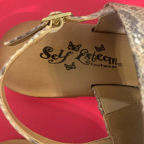 Women’s Snakeskin Open-Toe Gold Tone Sandals - Picture 2 of 5